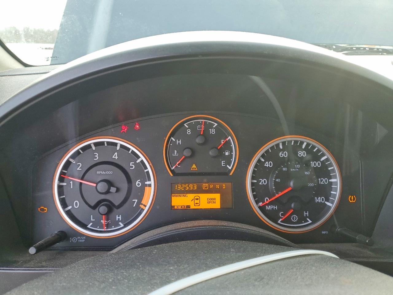 2014 Nissan Titan SV
