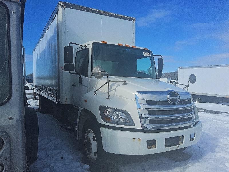2017 Hino 258/268 box Truck