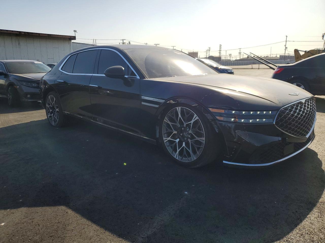 2025 Genesis G90