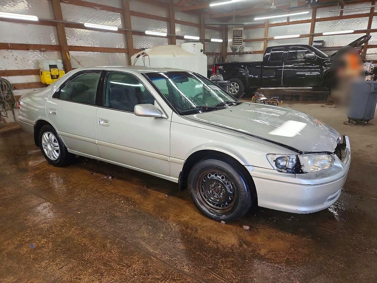 2000 Toyota Camry le
