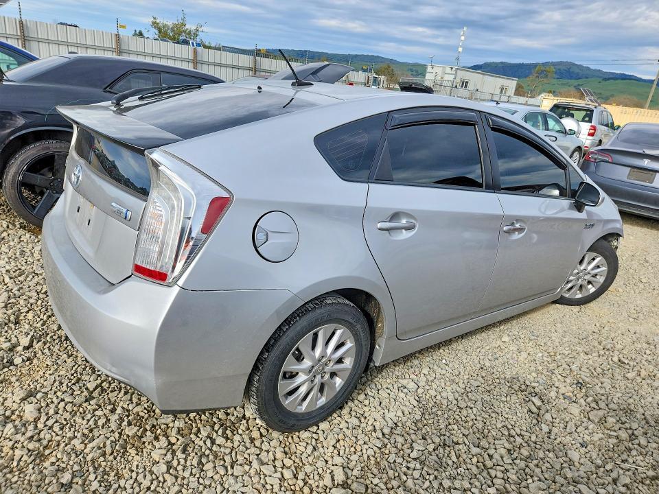 2015 Toyota Prius Plug-in Hybrid Base