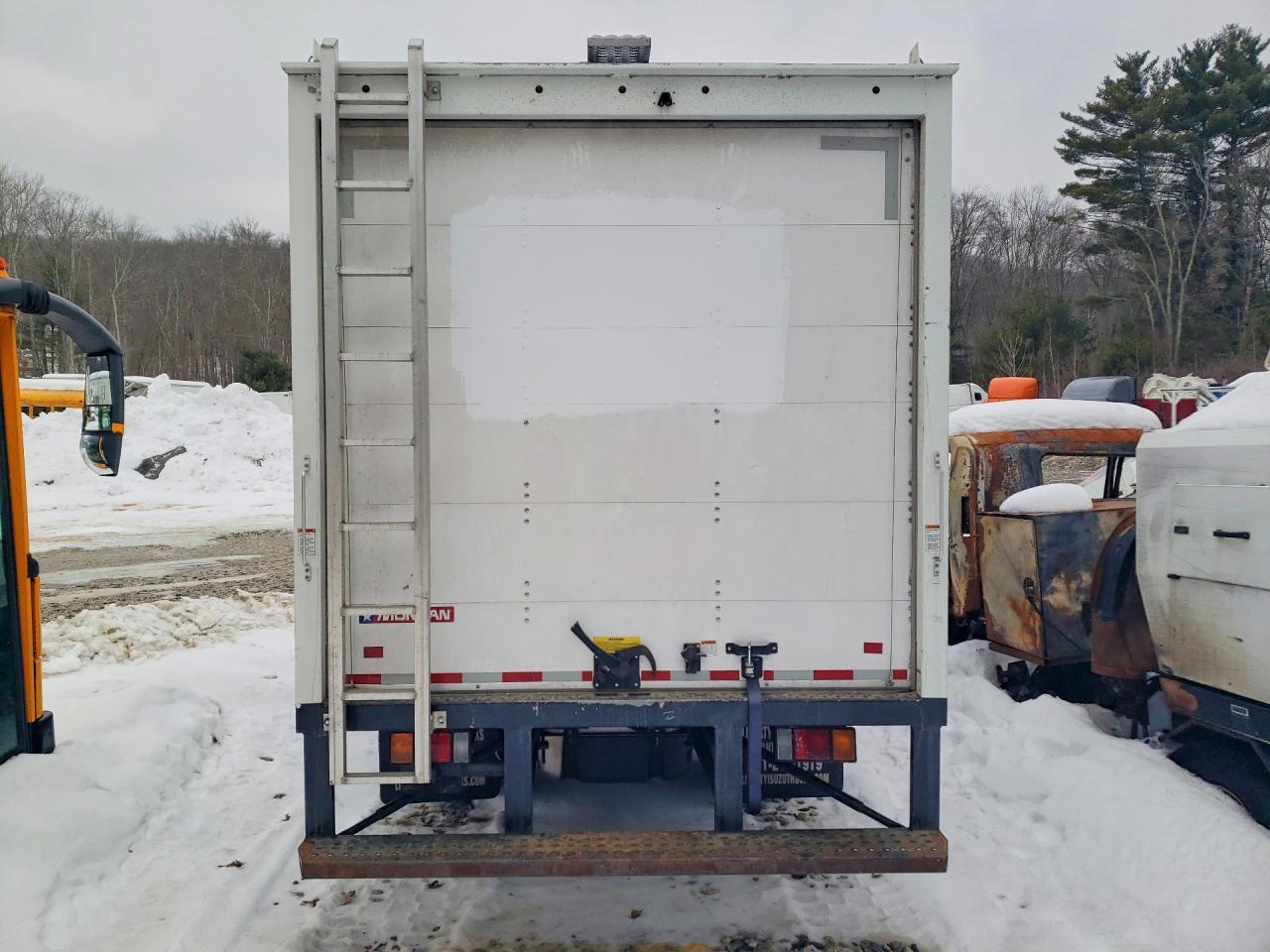 2024 Isuzu NPR BOX Truck