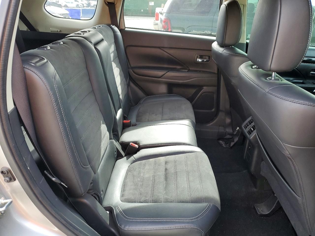 2019 Mitsubishi Outlander se