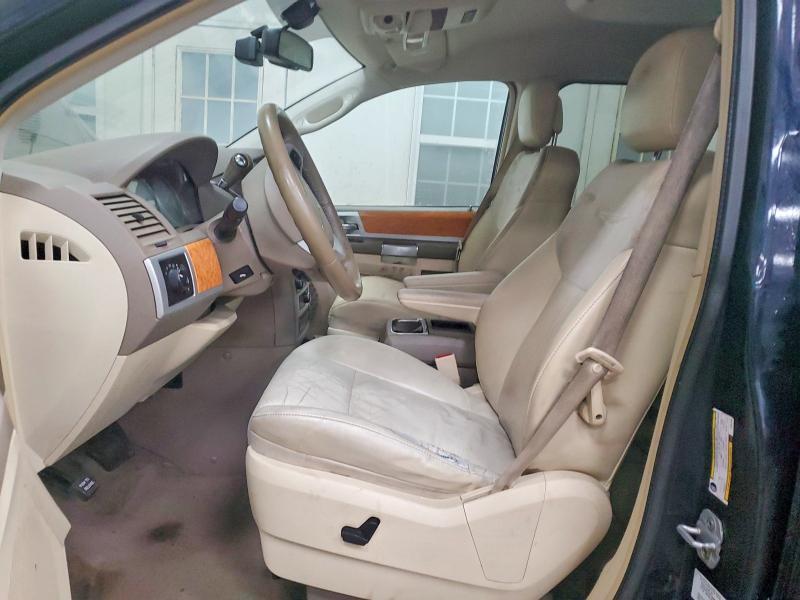 2010 Chrysler Town & Country Limited