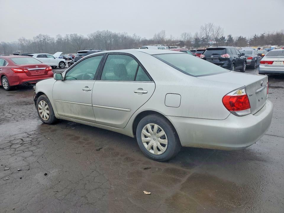 2005 Toyota Camry le