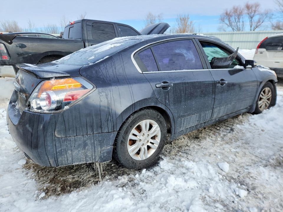 2012 Niss Altima Base