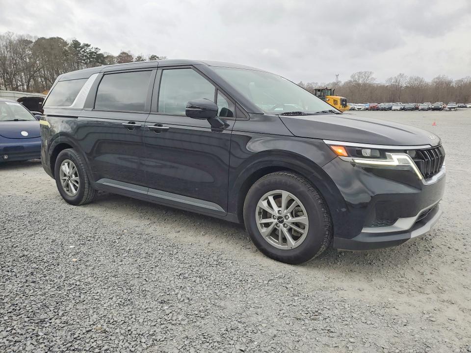 2022 KIA Carnival lx