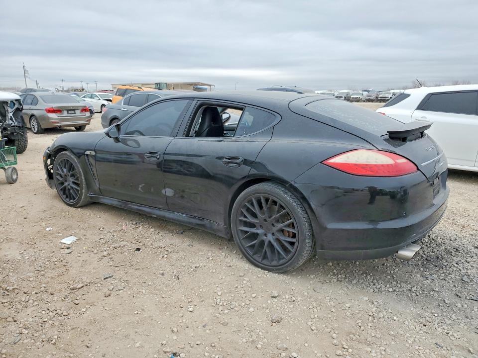 2011 Porsche Panamera 2