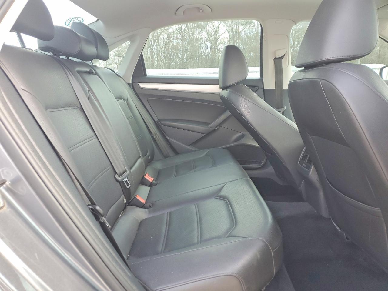 2013 Volkswagen Passat se