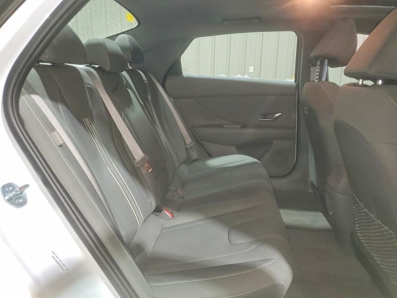 2025 Hyundai Elantra sel Convenience