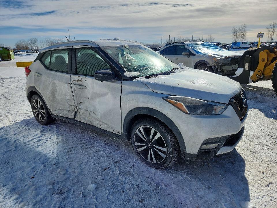 2019 Nissan Kicks s