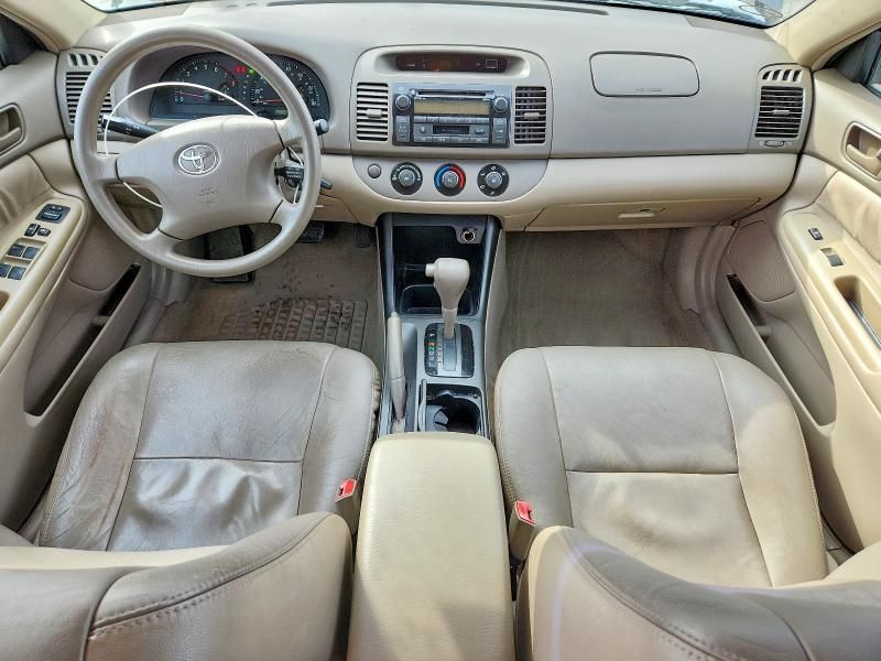 2004 Toyota Camry le