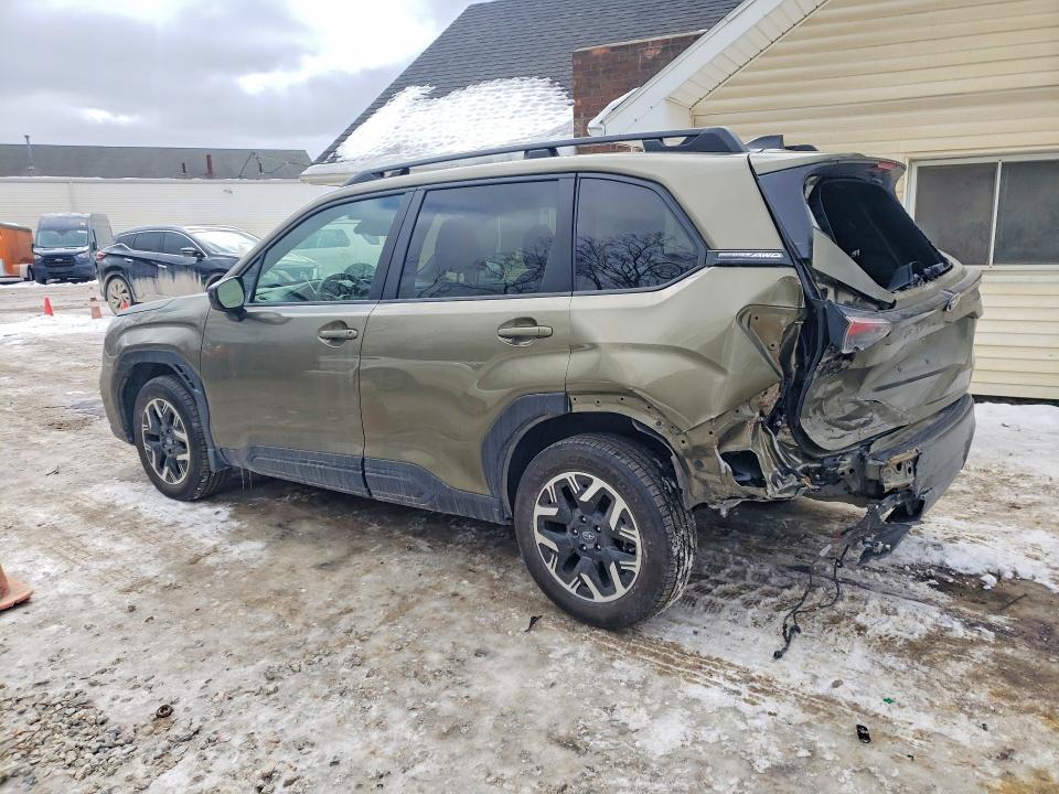 2025 Subaru Forester Premium