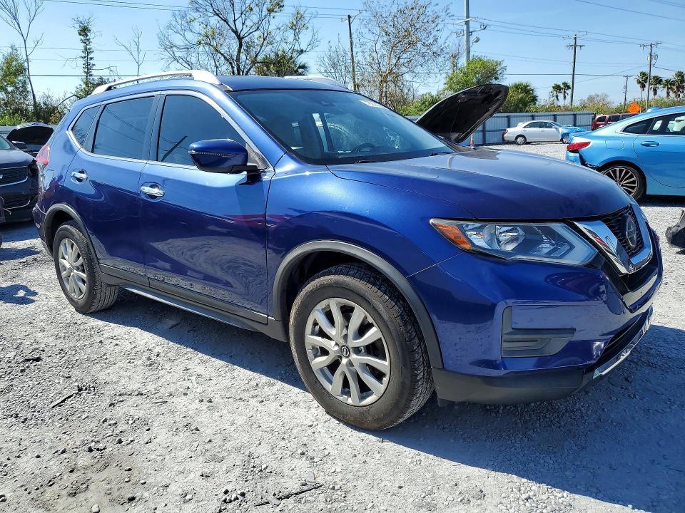 2020 Nissan Rogue sv