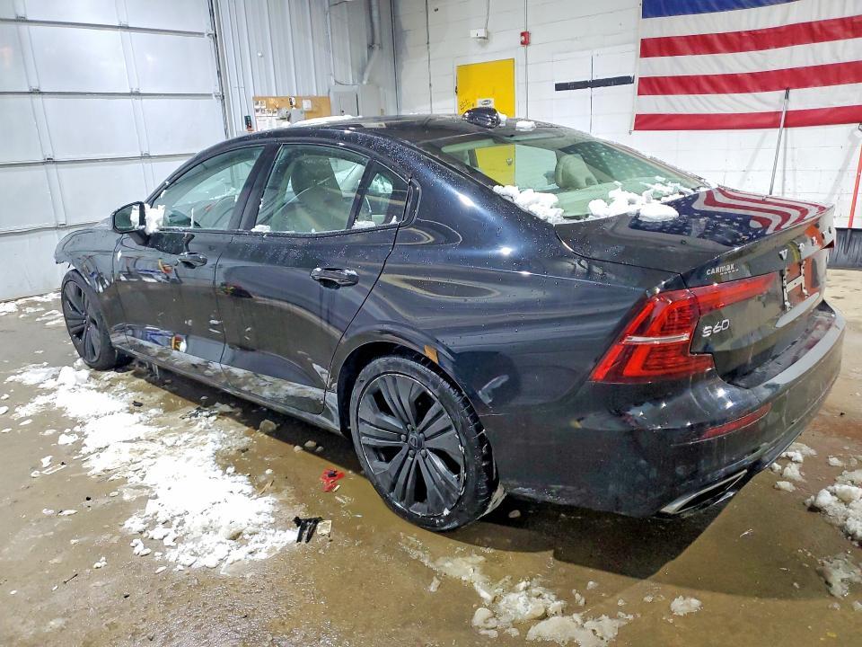 2022 Volvo S60 B5 Momentum