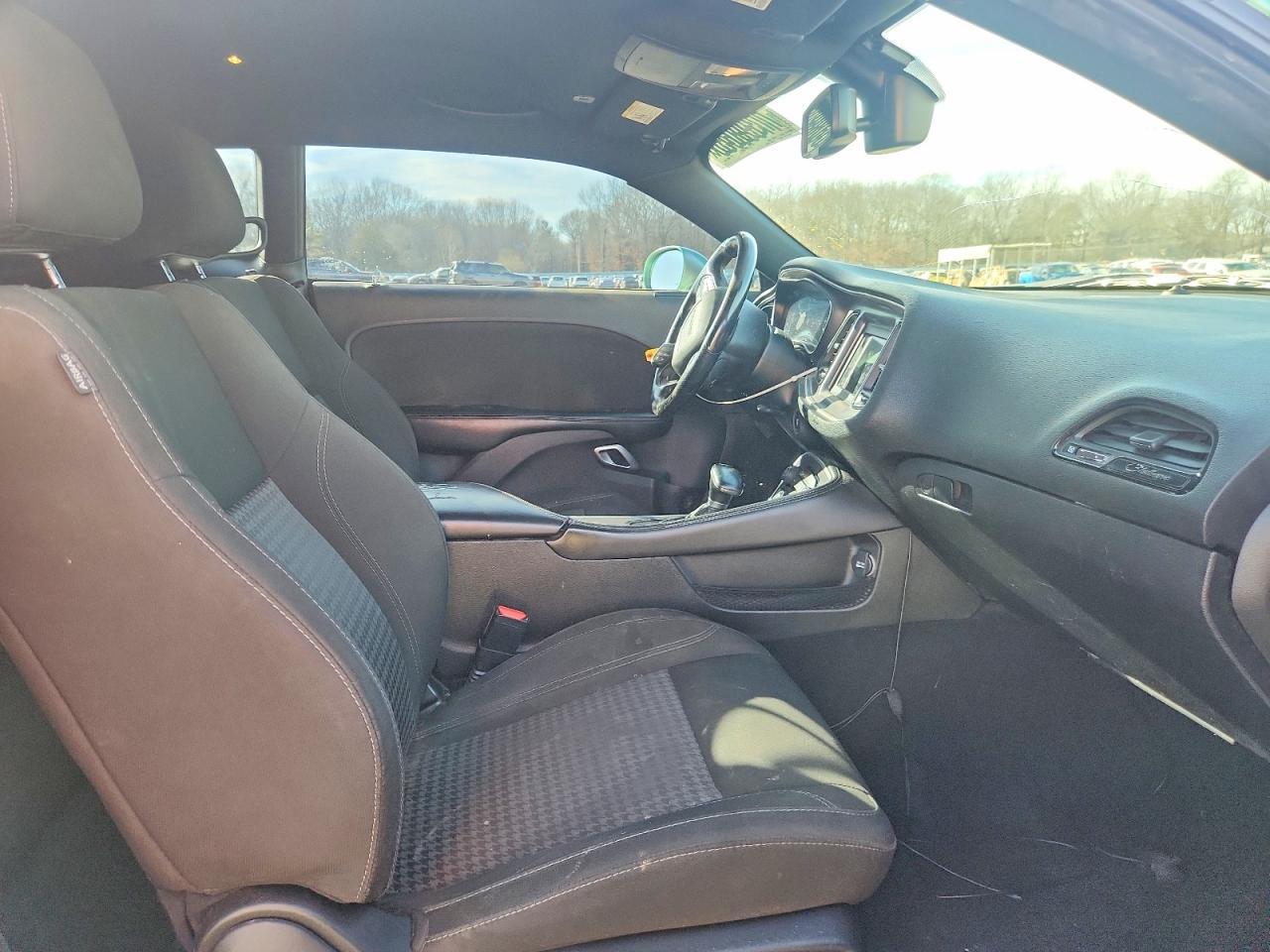 2020 Dodge Challenger sxt