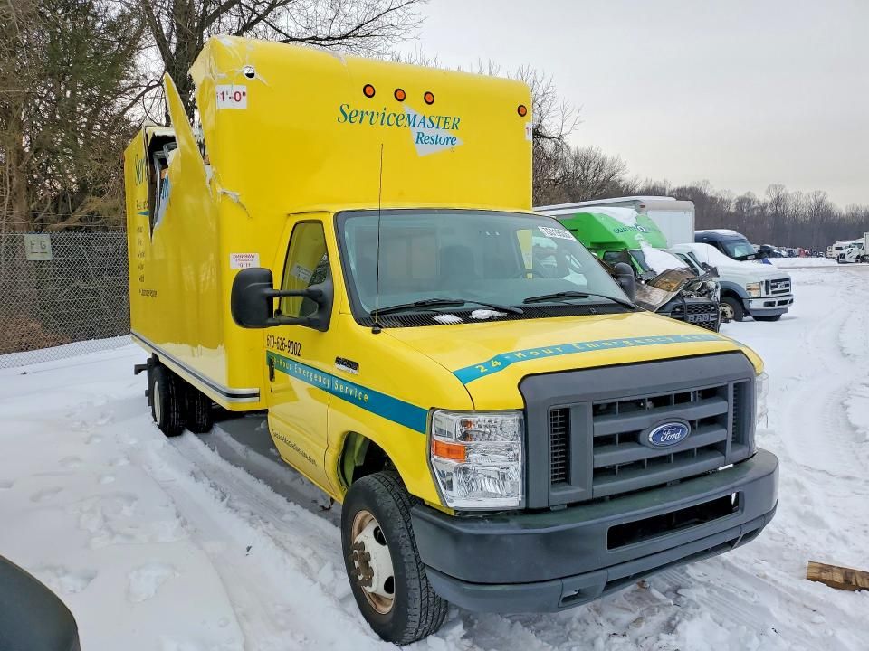 2018 Ford Econoline E450 Super Duty Cutaway van