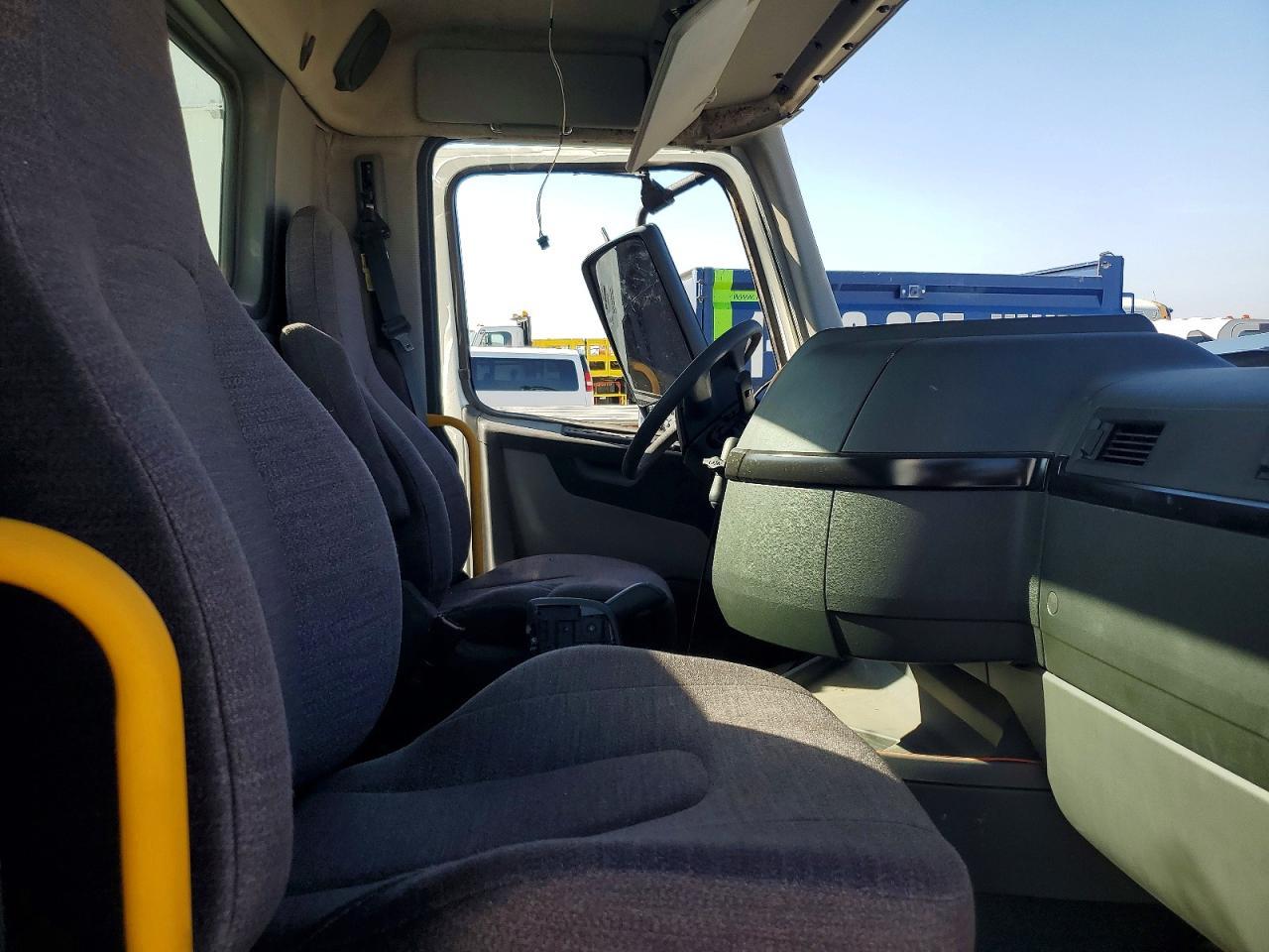 2025 Volvo VNR Semi Truck