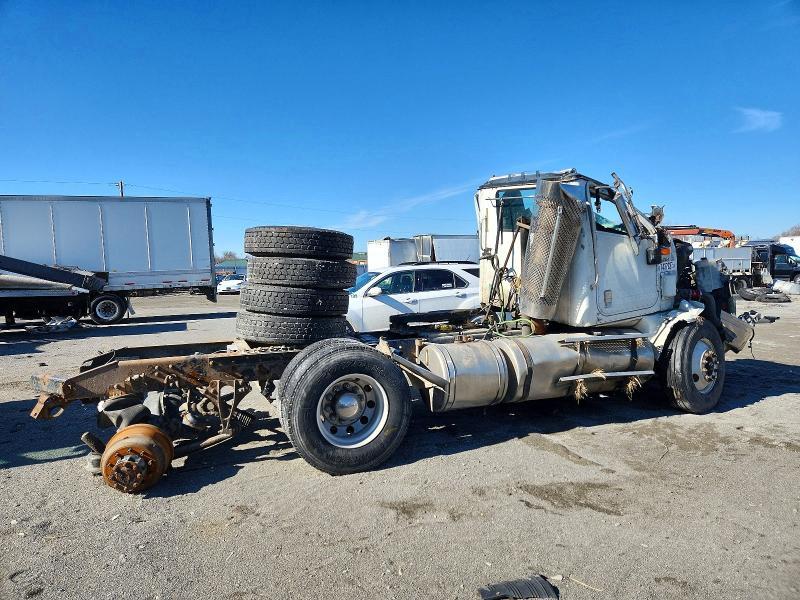 2005 International 9200i Semi Truck