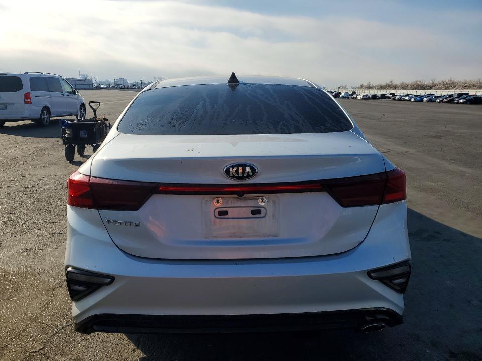 2021 KIA Forte fe