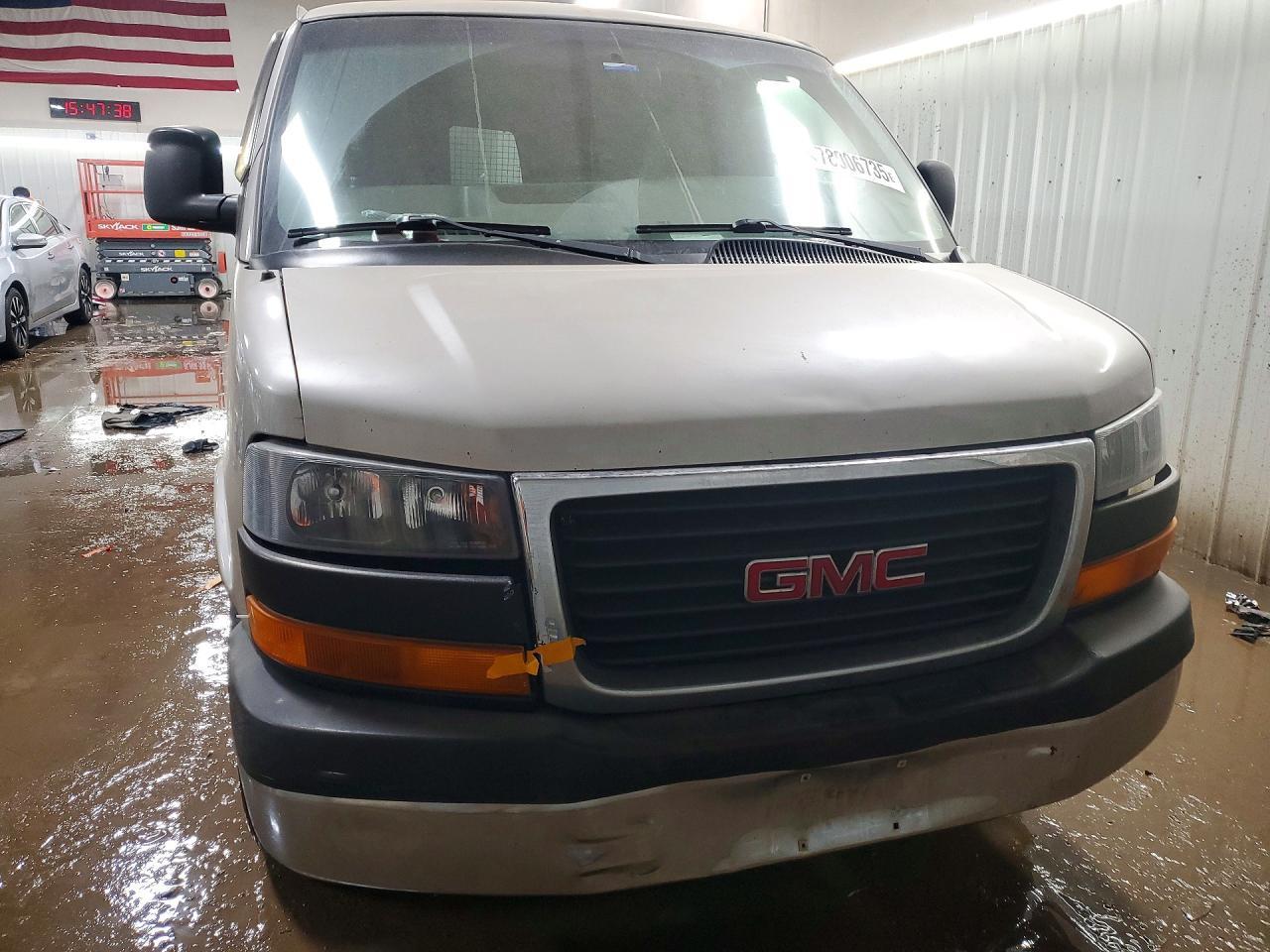 2005 GMC Savana Delivery van