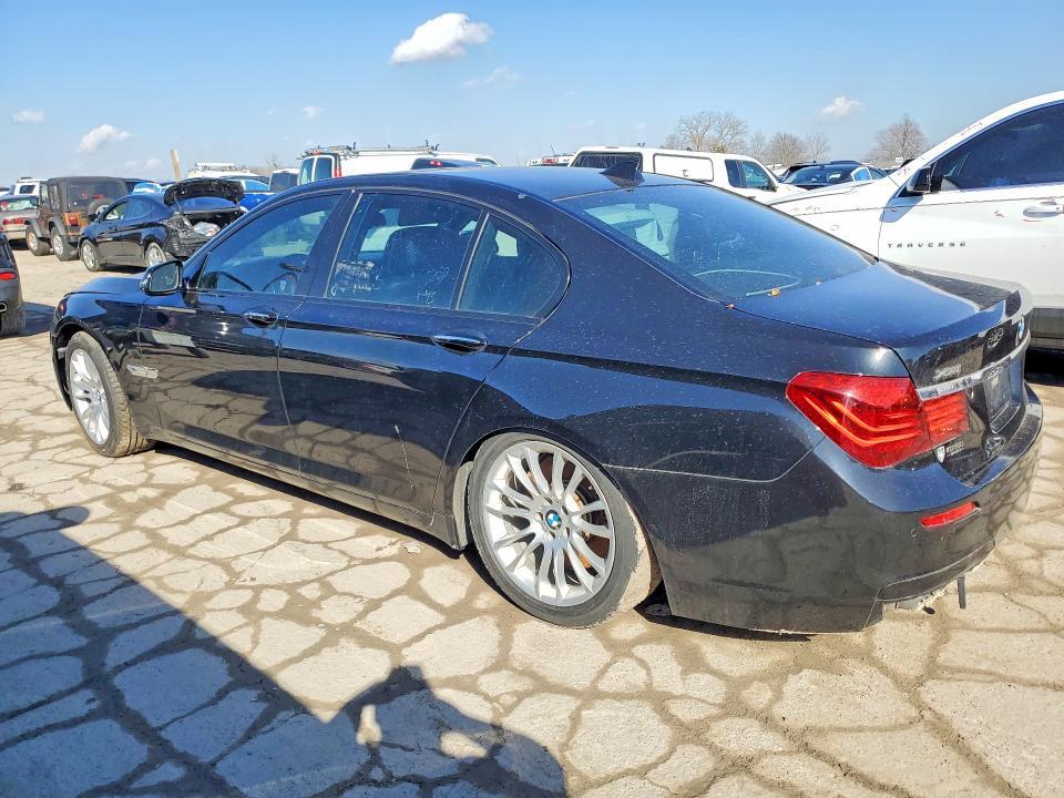 2013 BMW 750 xi