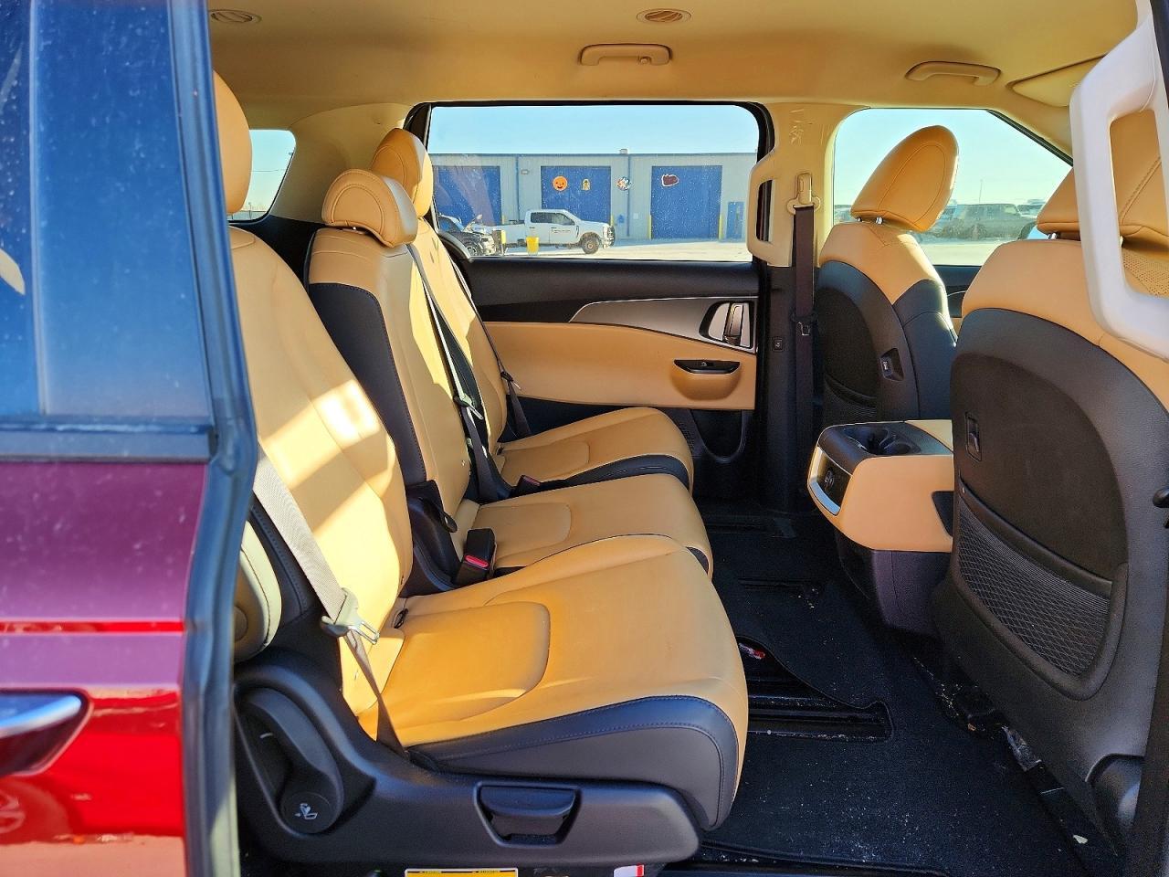 2022 KIA Carnival lx