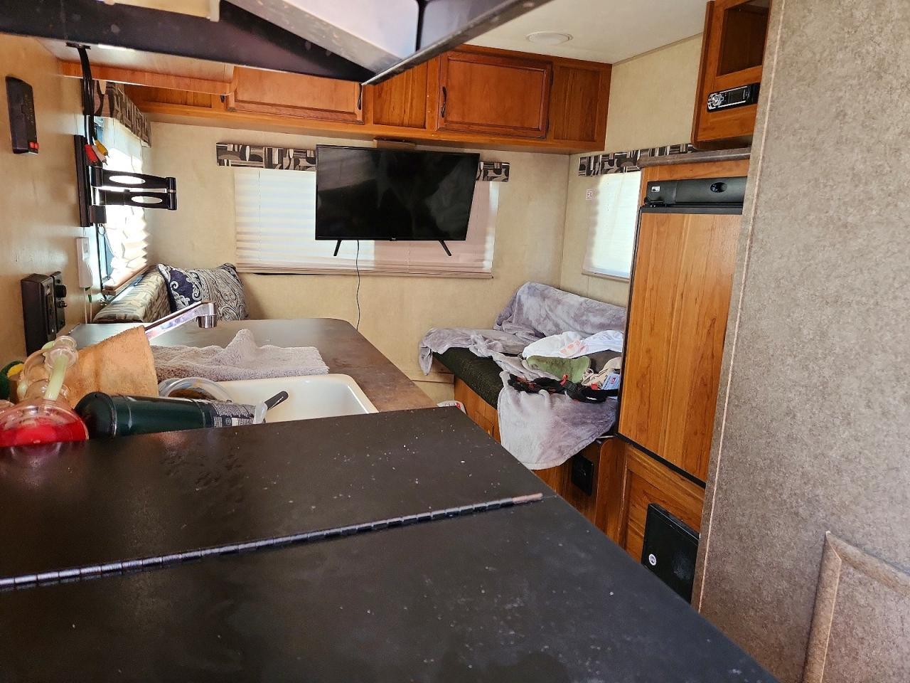 2016 Starcraft Camper