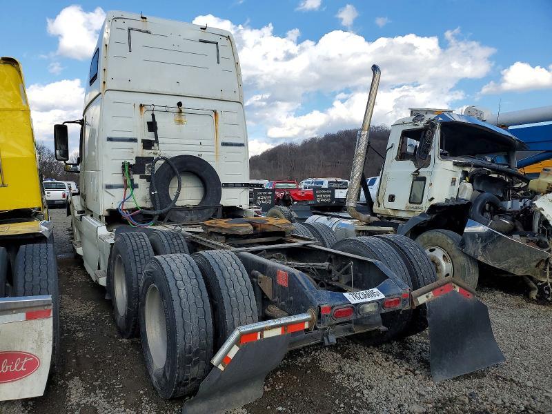 2016 Volv O VNL Semi Truck