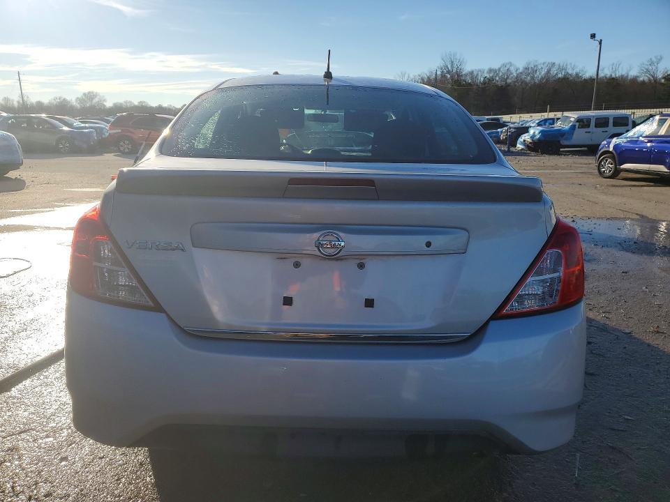 2018 Nissan Versa s Plus