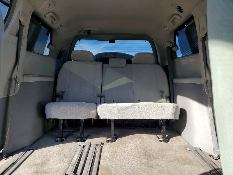 2012 Toyota Sienna le 8-passenger