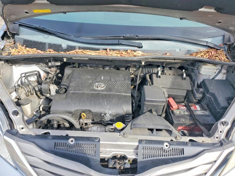 2011 Toyota Sienna xle