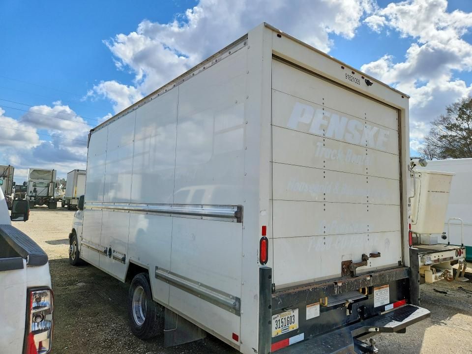 2021 GMC Savana box Truck