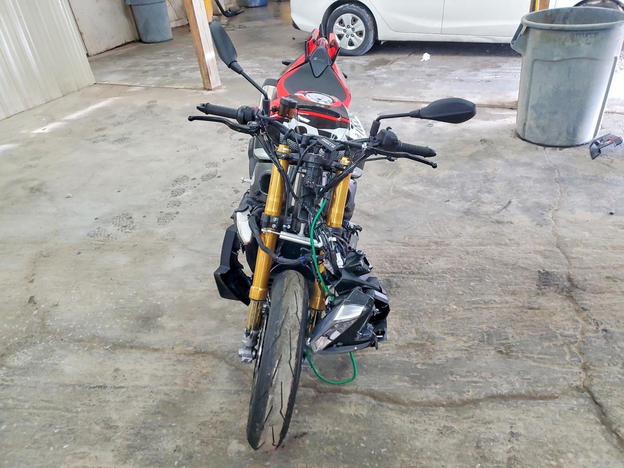 2026 Aprilia Tuono V4 1100 Factory