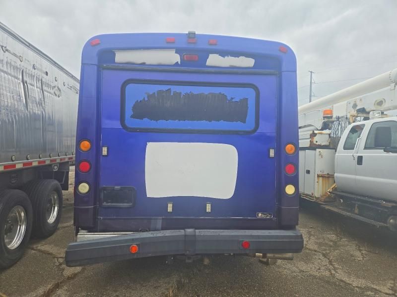 2003 Ford E550 Shuttle Bus