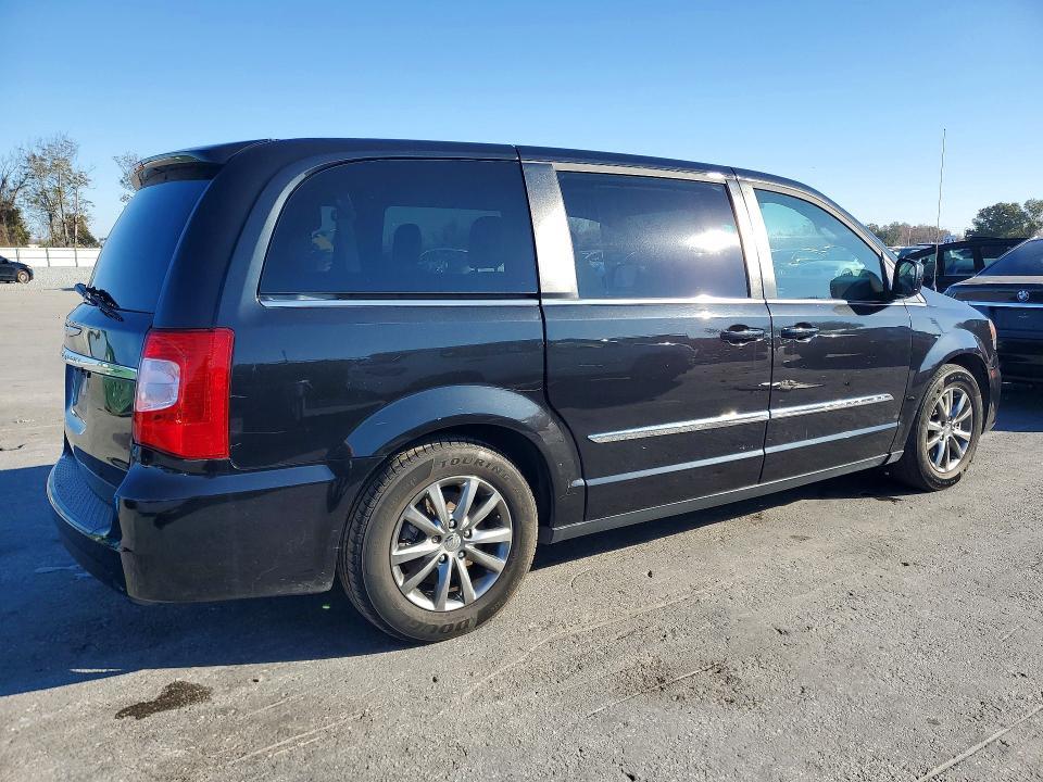 2015 Chrysler Town & Country s