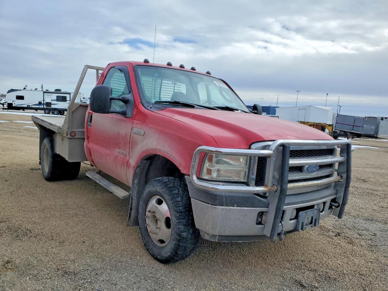 2005 Ford F350 Super Duty Flatbed Truck