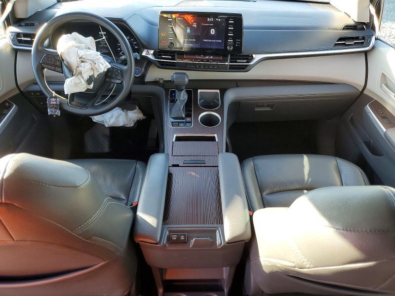 2023 Toyota Sienna le