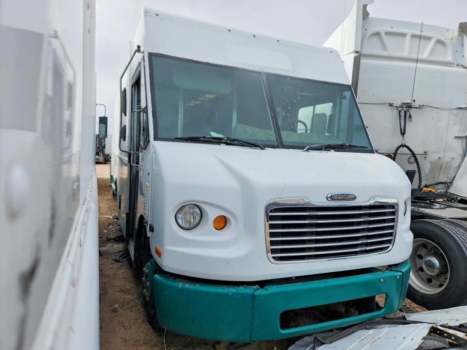 2013 Freightliner Mt45g Delivery Truck