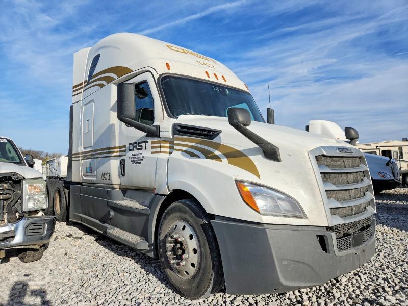 2020 Freigliner 2020 Freightliner Cascadia 126 Semi Truck