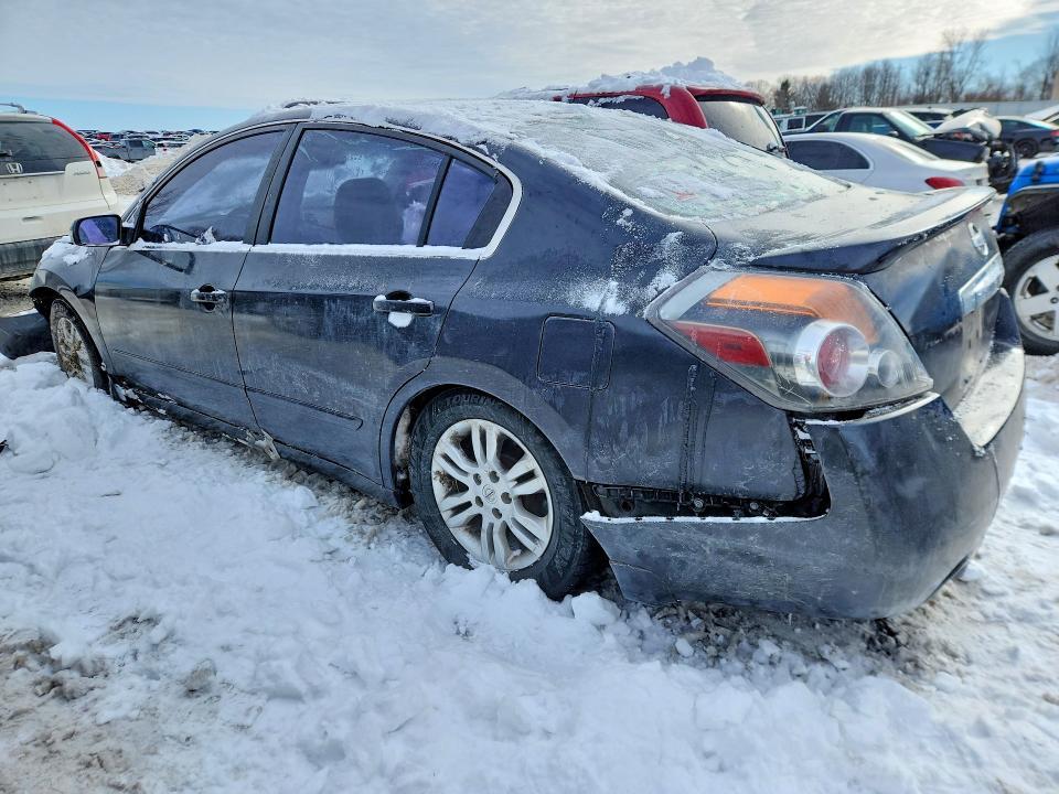 2012 Niss Altima Base