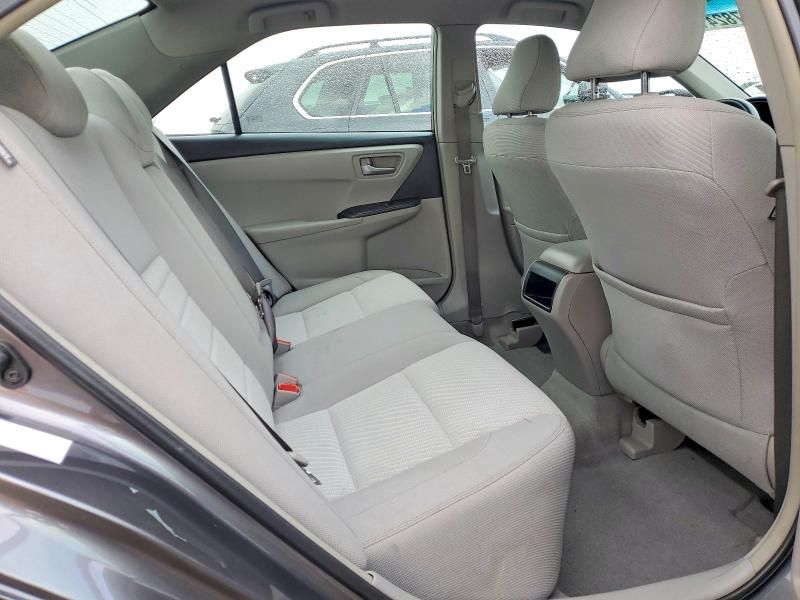 2016 Toyota Camry le