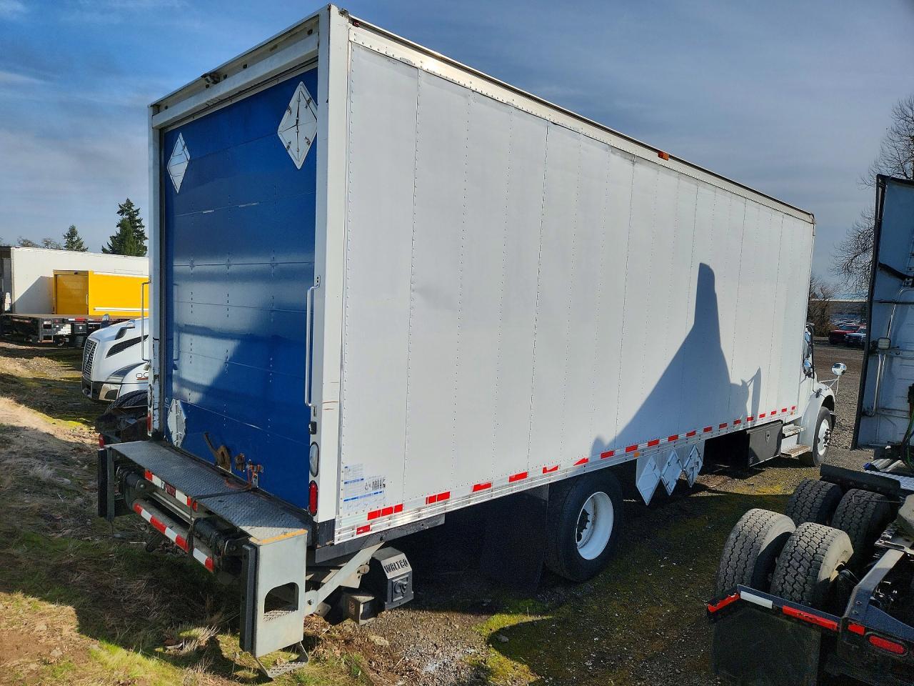 2017 Freightliner Business Class M2 BOX Truck