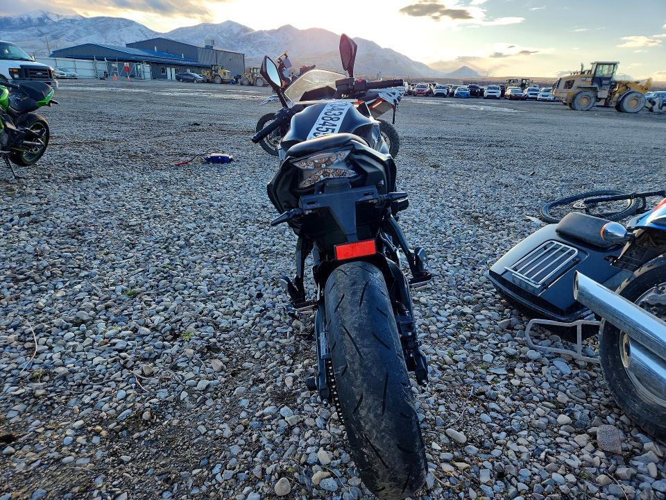 2025 Kawasaki EX650 R