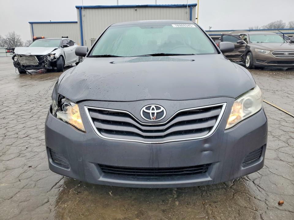 2010 Toyota Camry le