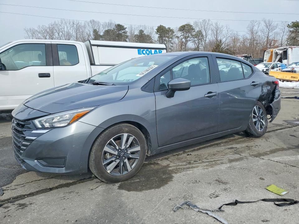 2025 Nissan Versa sv