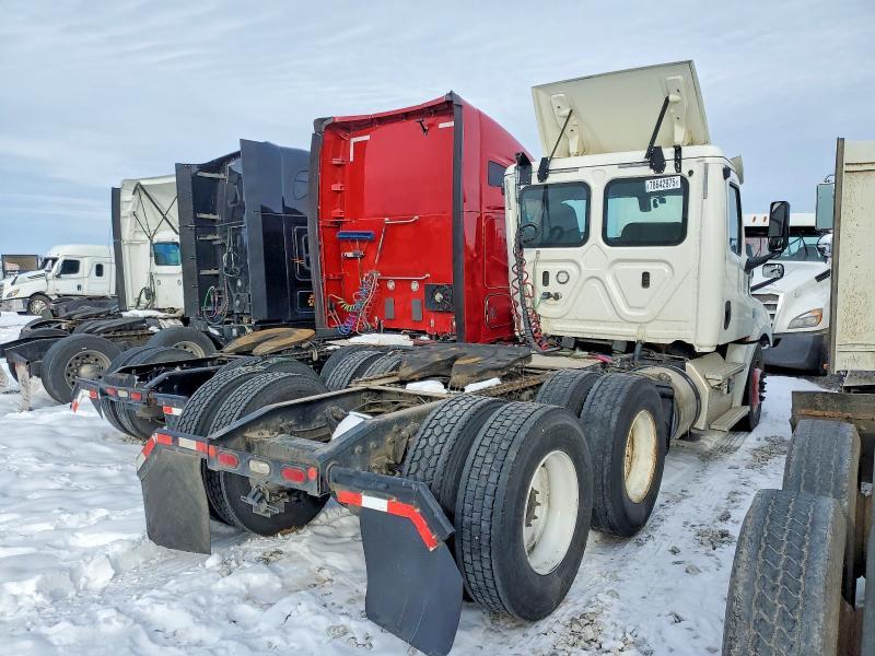 2019 Freigliner 2019 Freightliner Cascadia 126 Semi Truck
