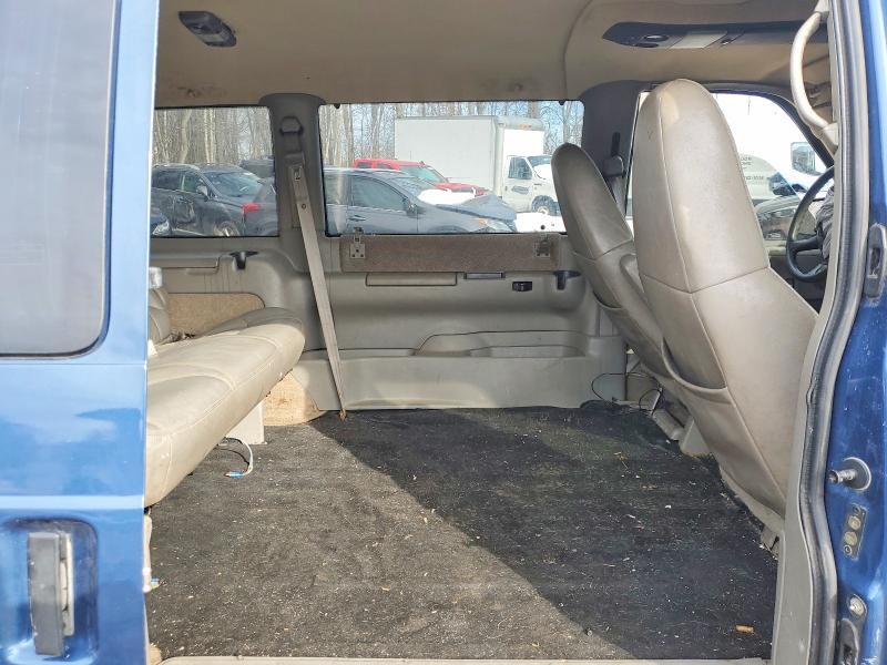 2002 GMC Safari xt