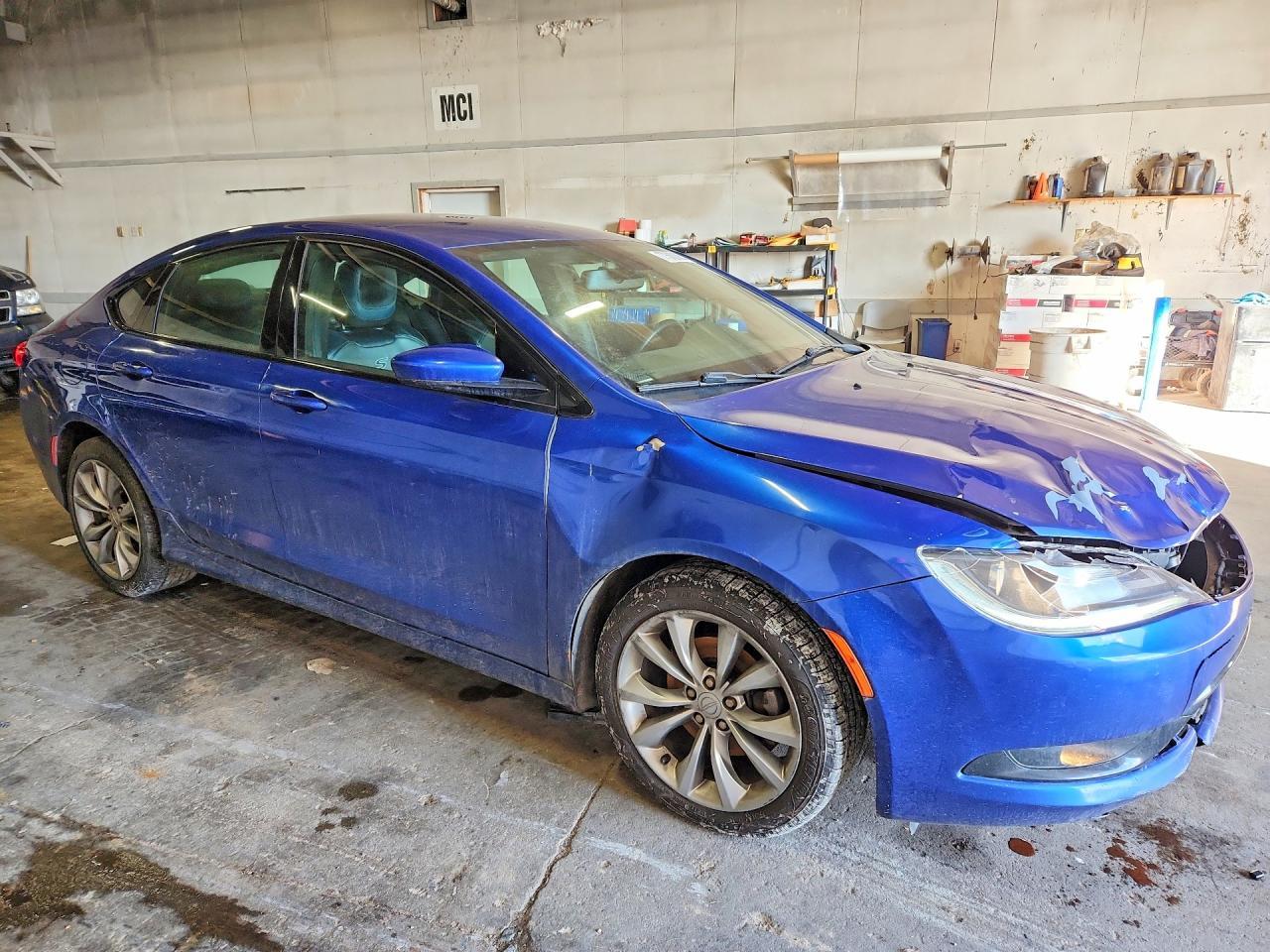 2016 Chrysler 200 s