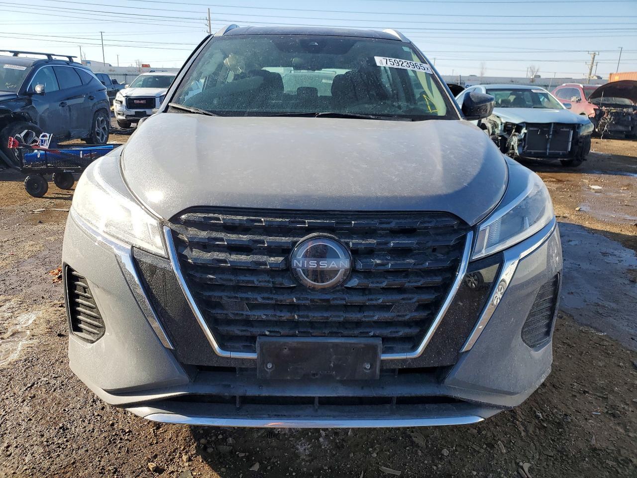 2022 Nissan Kicks sv
